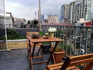 Двухместный номер с 1 кроватью и балконом в  Batumi Chase dream hostel追梦空间